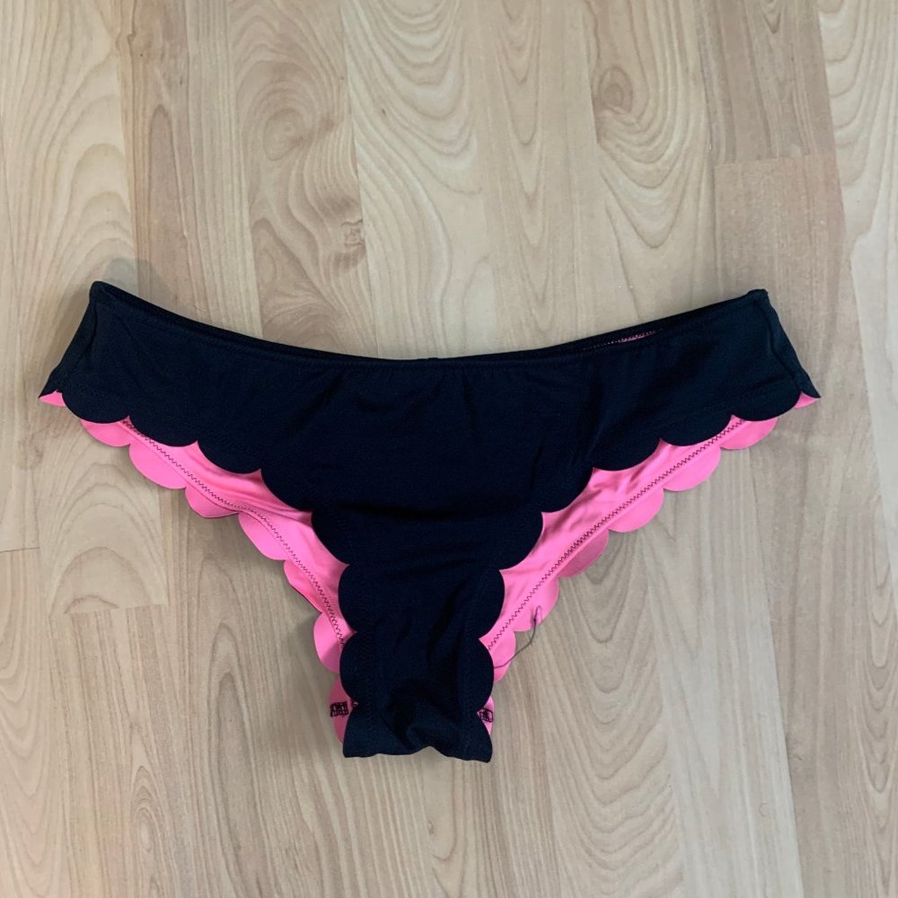 PINK - Scalloped cheeky bikini bottom